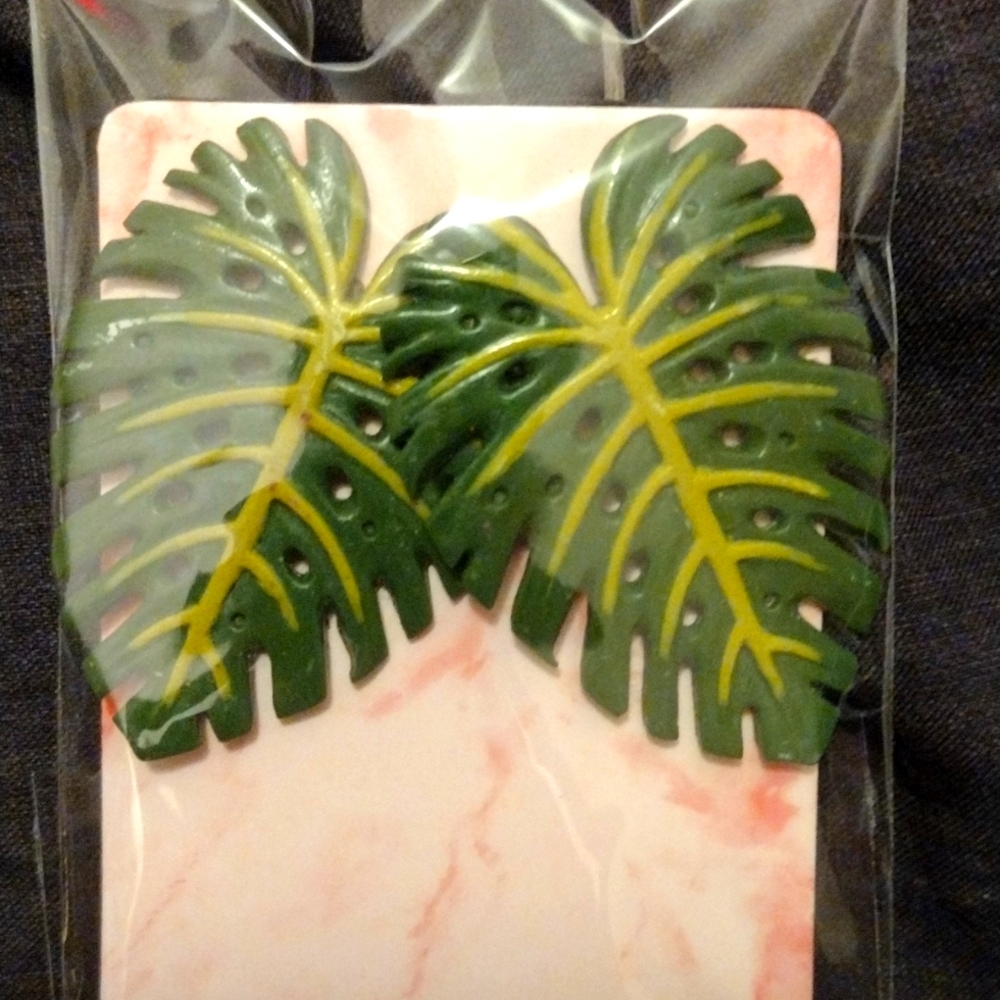 Clip On Hawaiian earrings